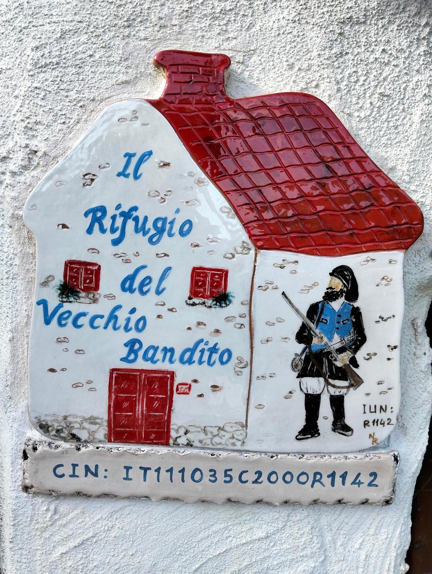 Il Rifugio Del Vecchio Bandito Iglesias Bagian luar foto